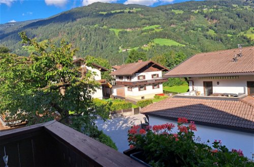 Foto 30 - Appartamento con 3 camere da letto a Aschau im Zillertal con giardino e vista sulle montagne