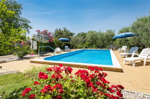 Photo 7 - 3 bedroom House in Sveti Lovreč with private pool and sea view