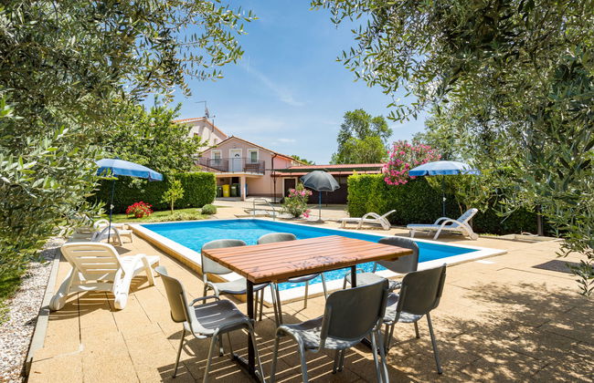 Casa de 4 quartos em Sveti Lovreč com piscina privada e jardim - Foto 31