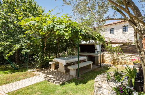 Foto 30 - Casa con 3 camere da letto a Sveti Lovreč con piscina privata e vista mare