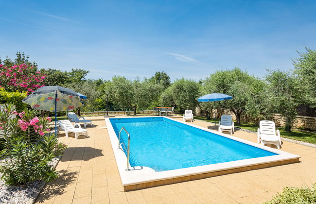 Casa de 4 quartos em Sveti Lovreč com piscina privada e jardim - Foto 35