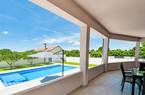 Photo 31 - Maison de 3 chambres à Benkovac avec piscine privée et jardin