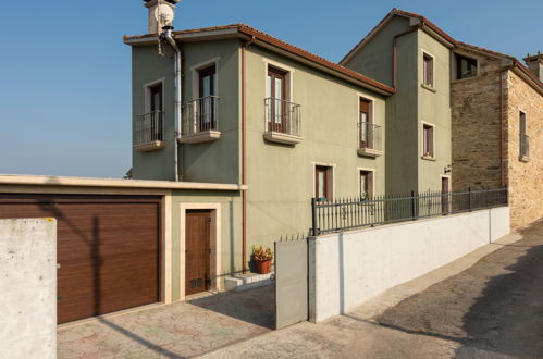 Photo 1 - Maison de 4 chambres à Malpica de Bergantiños avec jardin et vues à la mer