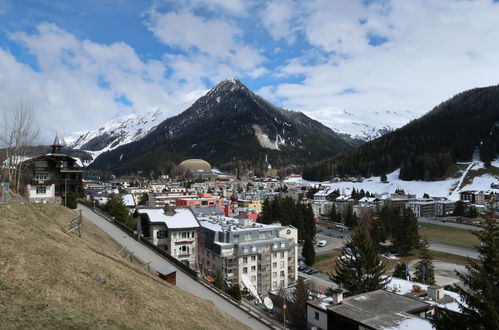 Foto 9 - Apartamento en Davos con piscina y vistas a la montaña