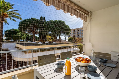 Photo 4 - 1 bedroom Apartment in Le Lavandou with garden