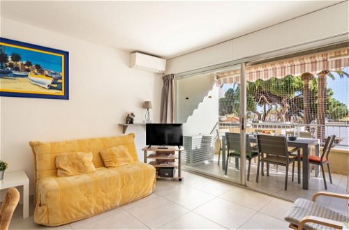 Photo 7 - 1 bedroom Apartment in Le Lavandou with sea view