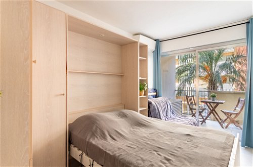 Foto 10 - Apartamento de 1 habitación en Le Lavandou con vistas al mar