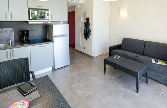 Apartamento de 2 quartos em Grimaud com piscina e jardim - Foto 8