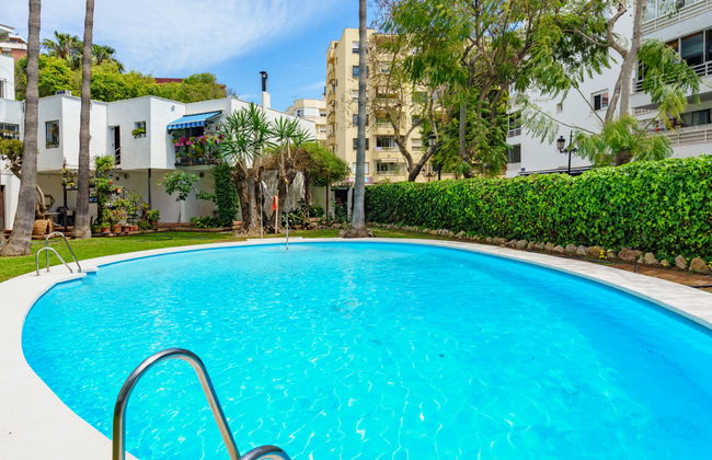 3 bedroom Apartment in Marbella with swimming pool and garden - Photo 24