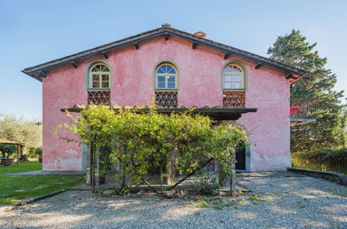 Foto 22 - Apartamento em Lucca com piscina e jardim