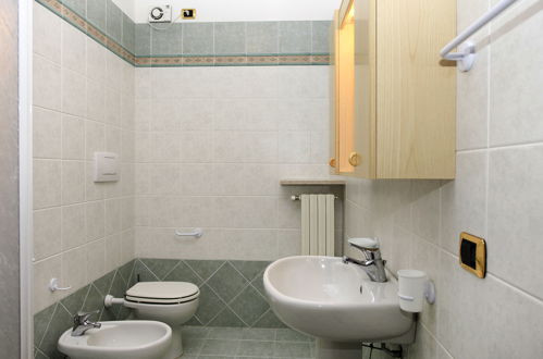 Foto 12 - Apartamento de 1 quarto em Bardolino com piscina e jardim