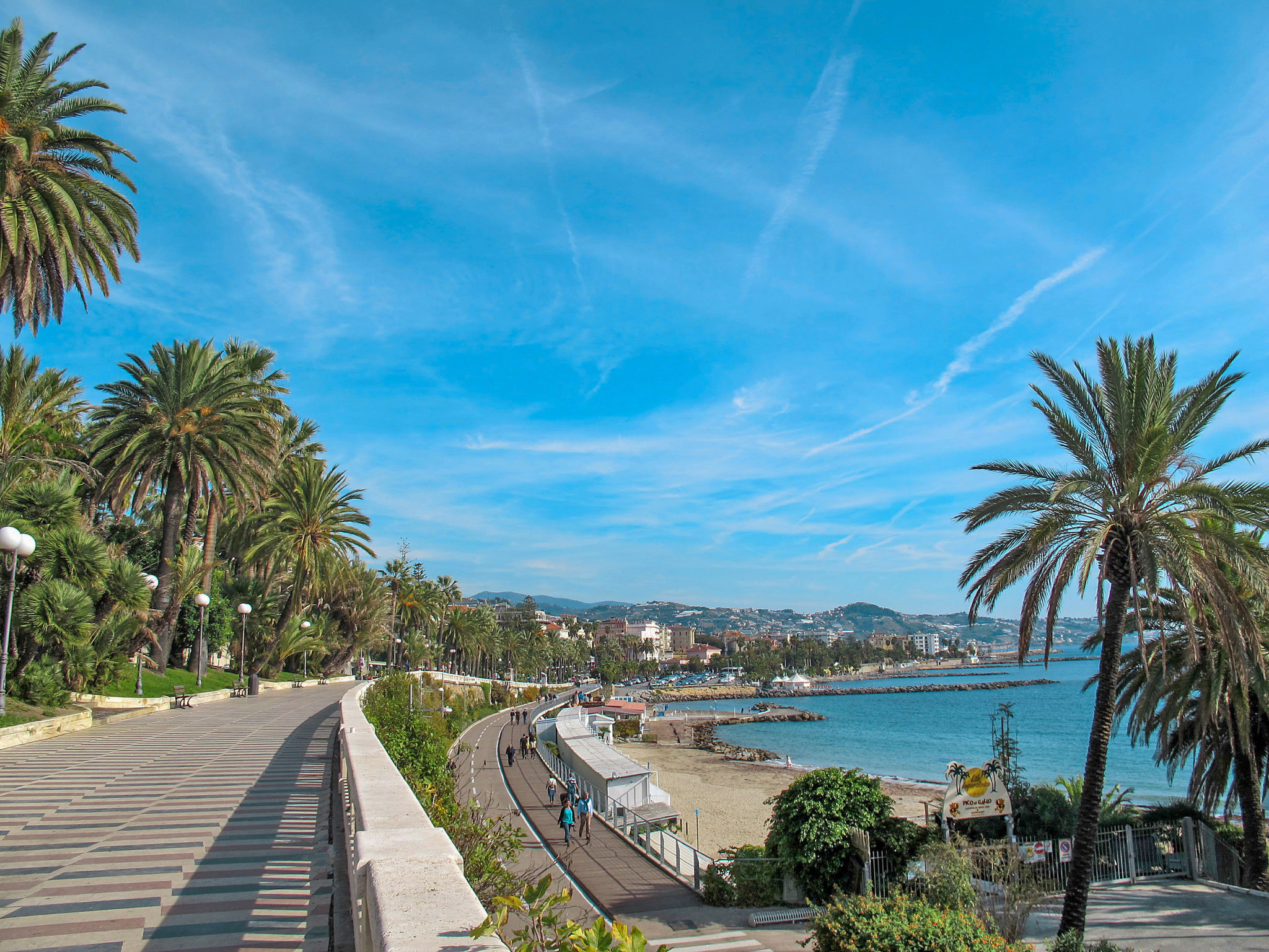 Photo 29 - Apartment in Ospedaletti with sea view