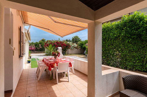 Photo 3 - Maison de 3 chambres à Santa-Lucia-di-Moriani avec terrasse et vues à la mer