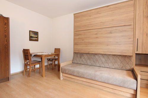 Foto 8 - Apartamento em Fügen com jardim e sauna