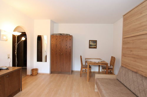 Photo 11 - Appartement en Fügen avec jardin et vues sur la montagne