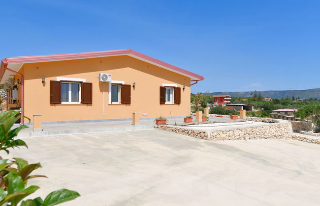 Casa de 5 quartos em Floridia com piscina privada e jardim - Foto 28