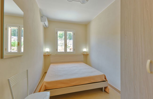 Casa de 5 quartos em Floridia com piscina privada e jardim - Foto 17