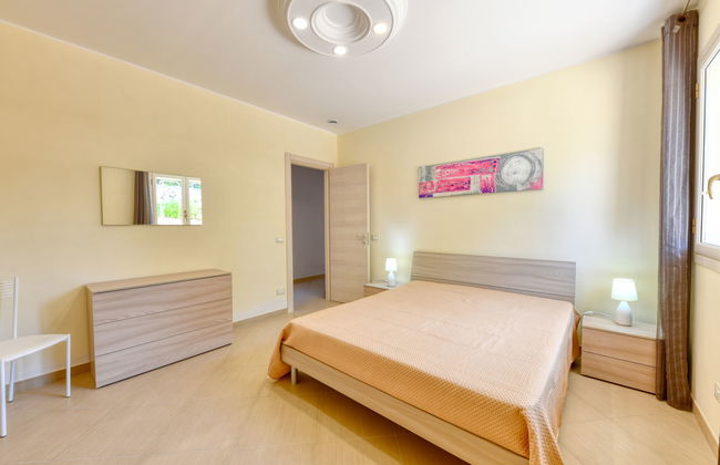 Casa de 5 quartos em Floridia com piscina privada e jardim - Foto 15