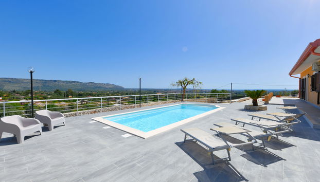 Casa de 5 quartos em Floridia com piscina privada e jardim - Foto 3