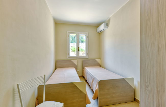 Casa de 5 quartos em Floridia com piscina privada e jardim - Foto 18