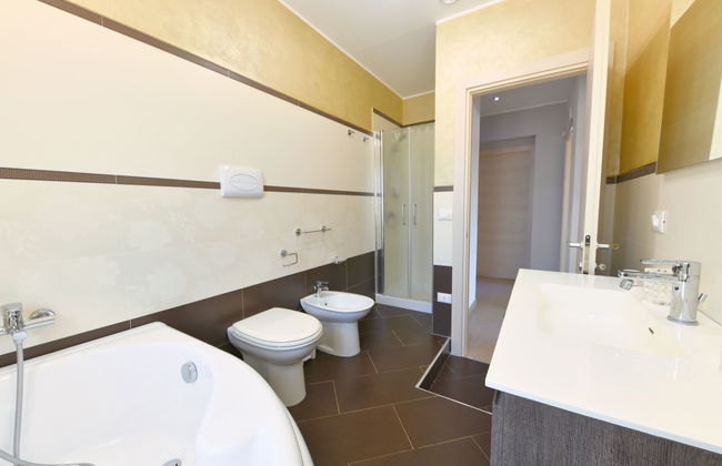 Casa de 5 quartos em Floridia com piscina privada e jardim - Foto 19