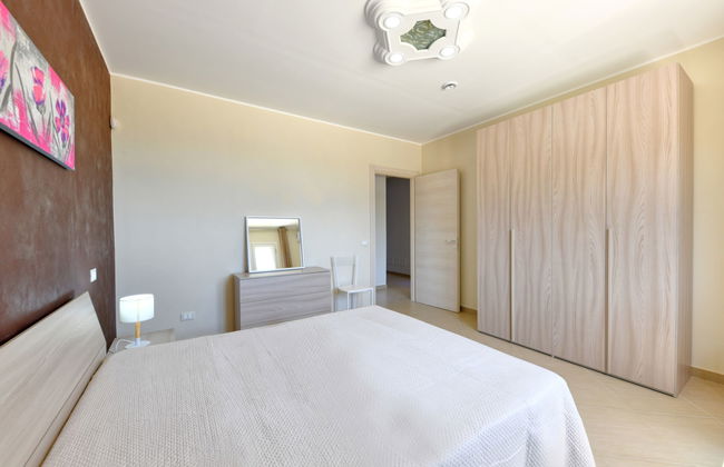 Casa de 5 quartos em Floridia com piscina privada e jardim - Foto 13