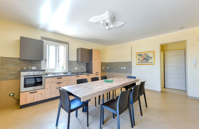 Casa de 5 quartos em Floridia com piscina privada e jardim - Foto 7