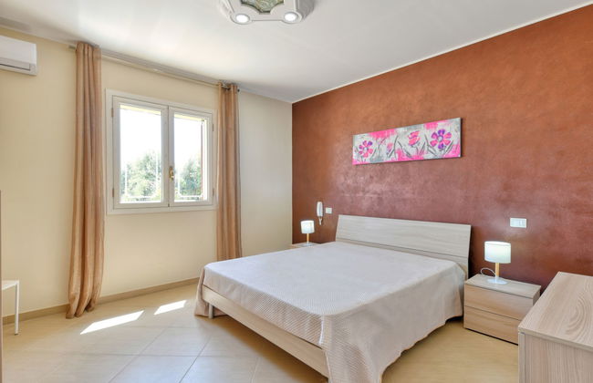 Casa de 5 quartos em Floridia com piscina privada e jardim - Foto 12