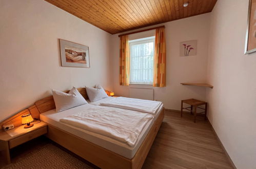 Foto 15 - Casa con 3 camere da letto a Velden am Wörther See con giardino e vista sulle montagne