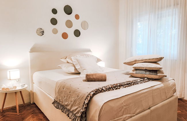 Casa de 4 quartos em Jasenice com jardim - Foto 18