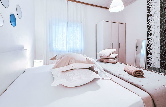 Casa de 4 quartos em Jasenice com jardim - Foto 14
