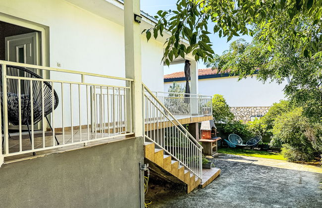 Casa de 4 quartos em Jasenice com jardim - Foto 37