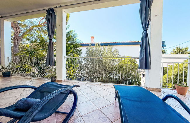 Casa de 4 quartos em Jasenice com jardim - Foto 30