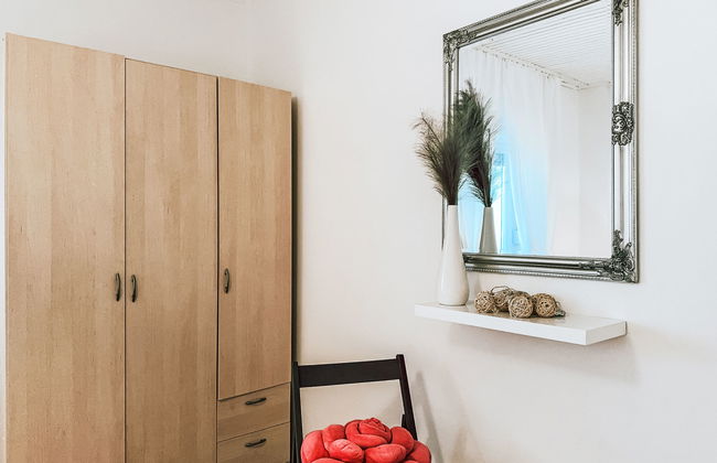 Casa de 4 quartos em Jasenice com jardim - Foto 13