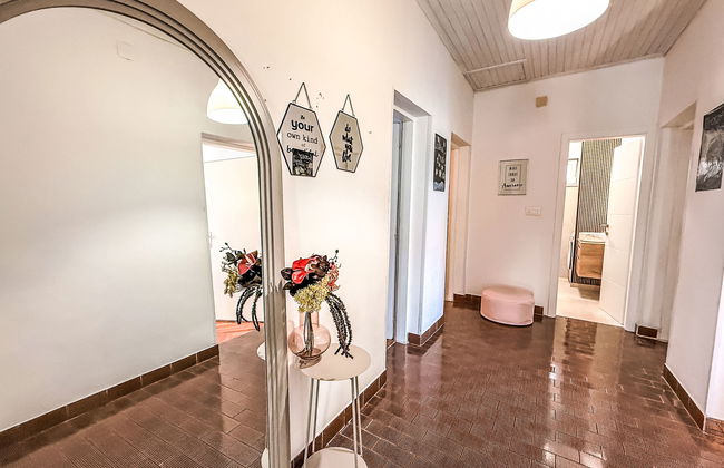 Casa de 4 quartos em Jasenice com jardim - Foto 36