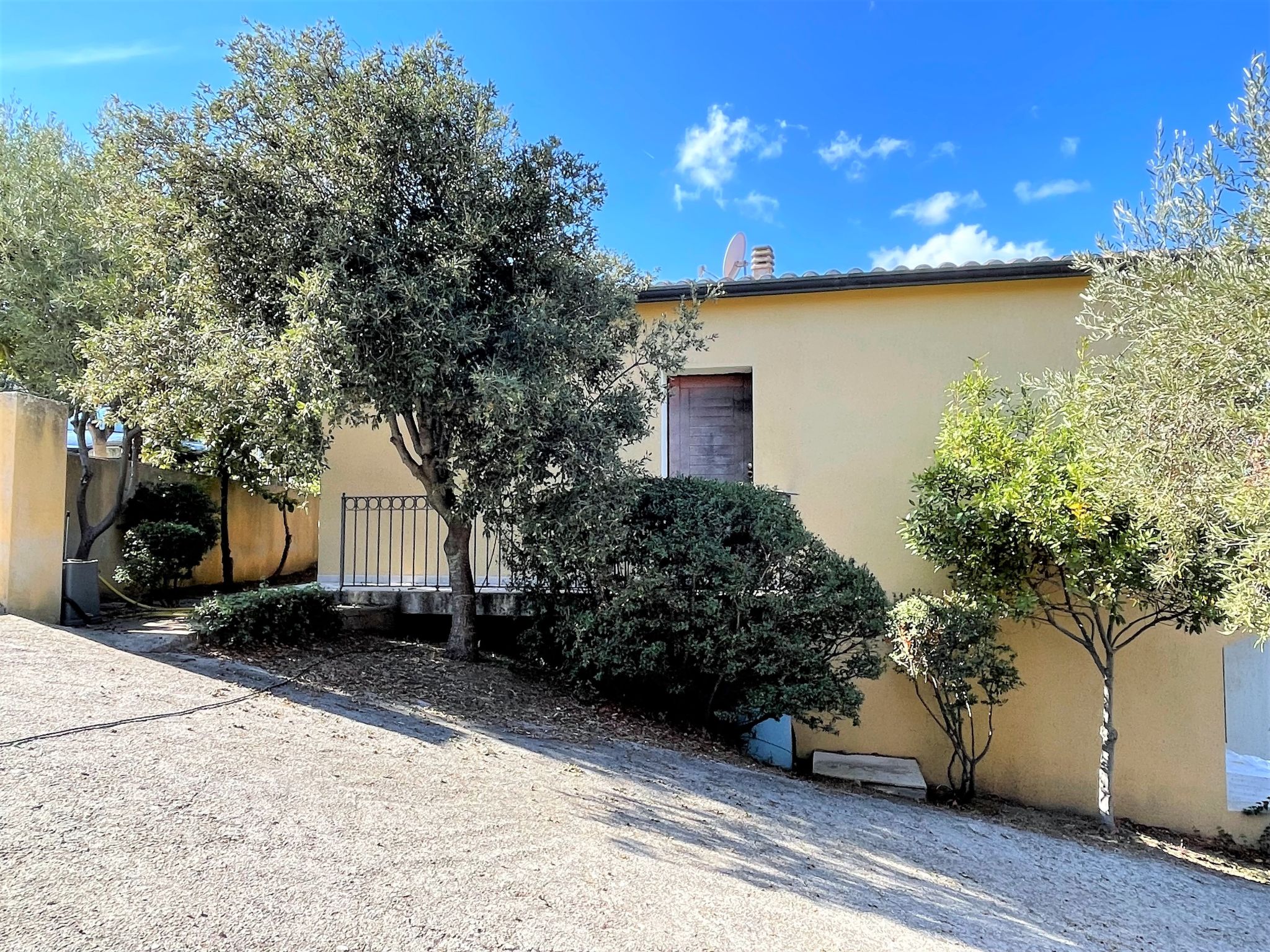 Photo 2 - Appartement de 2 chambres à Trinità d'Agultu e Vignola avec vues à la mer