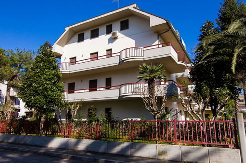 Photo 16 - Appartement de 2 chambres à San Benedetto del Tronto avec jardin