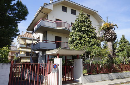 Photo 1 - Appartement de 2 chambres à San Benedetto del Tronto avec jardin et vues à la mer