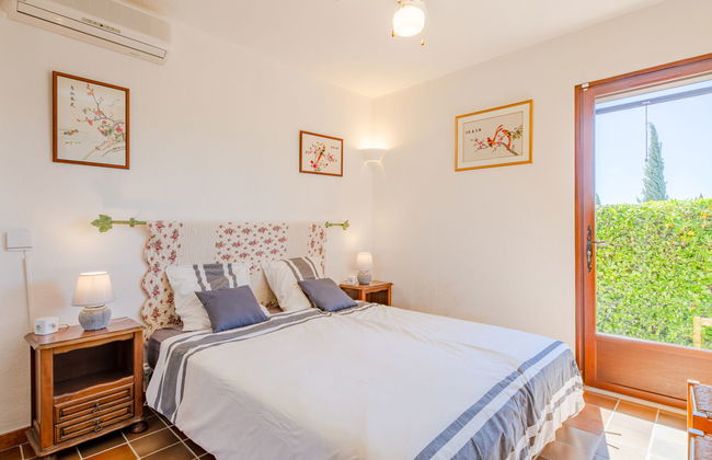 Casa de 4 quartos em Grimaud com piscina privada e jardim - Foto 17