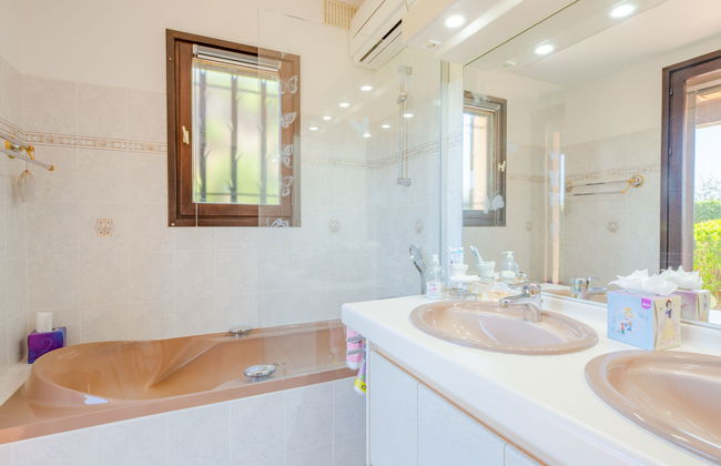 Casa de 4 quartos em Grimaud com piscina privada e jardim - Foto 22