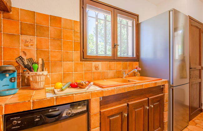 Casa de 4 quartos em Grimaud com piscina privada e jardim - Foto 9