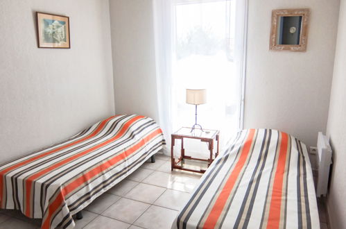 Photo 9 - Appartement de 2 chambres à Saint-Cyprien avec terrasse et vues à la mer