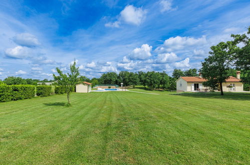 Foto 53 - Appartamento con 3 camere da letto a Žminj con piscina e giardino