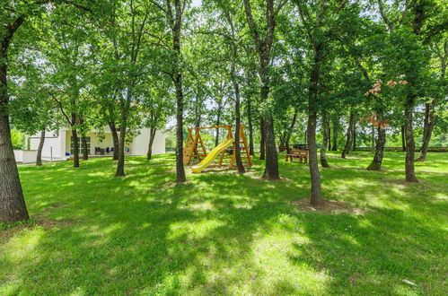 Photo 30 - Appartement de 3 chambres à Žminj avec piscine et jardin