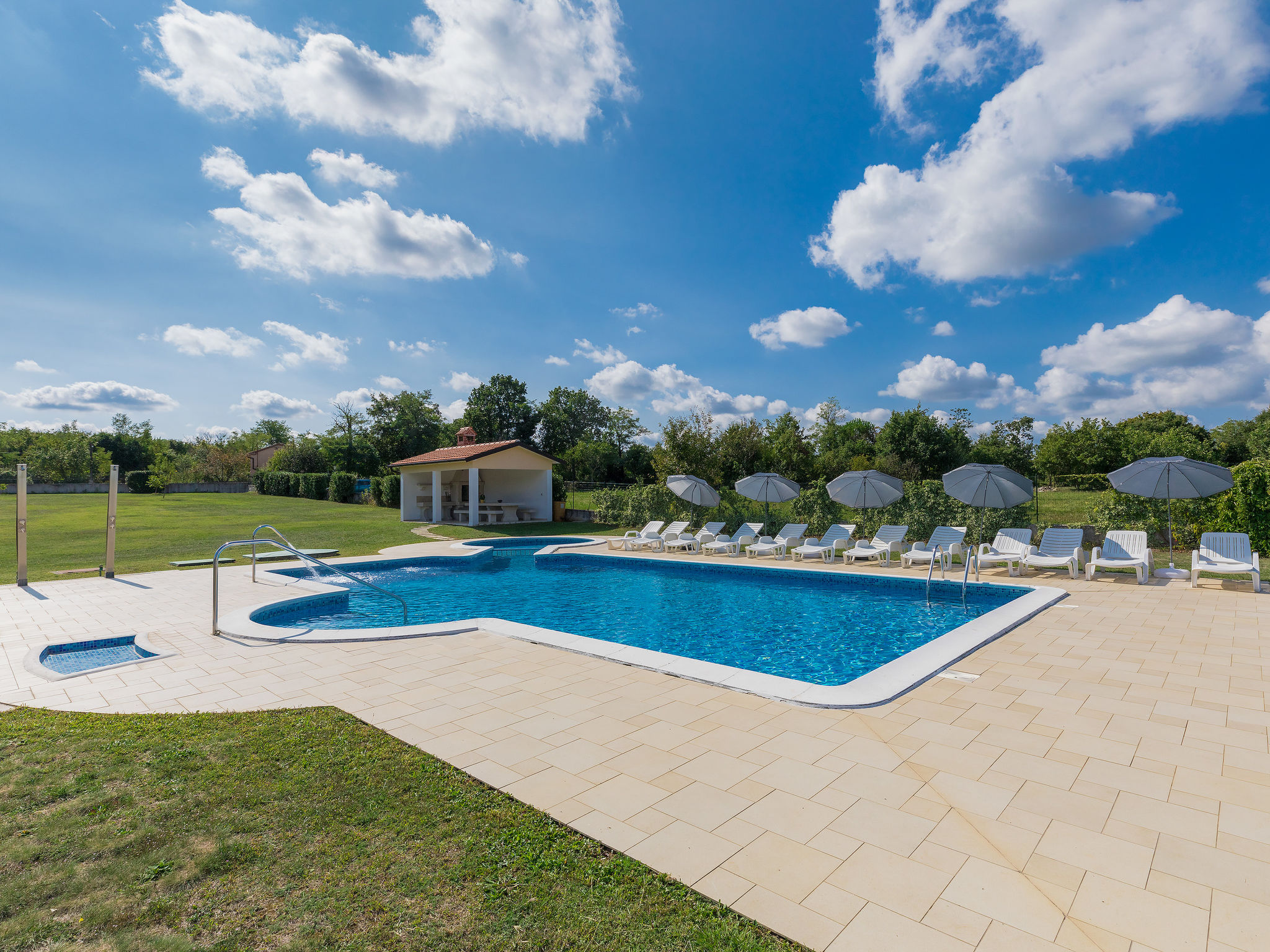 Photo 18 - Appartement de 1 chambre à Žminj avec piscine et vues à la mer