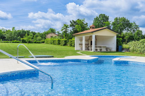 Foto 33 - Apartamento de 3 quartos em Žminj com piscina e jardim