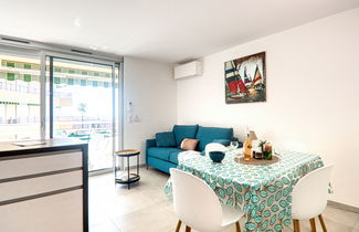 Photo 3 - 1 bedroom Apartment in Saint-Raphaël with terrace and sea view