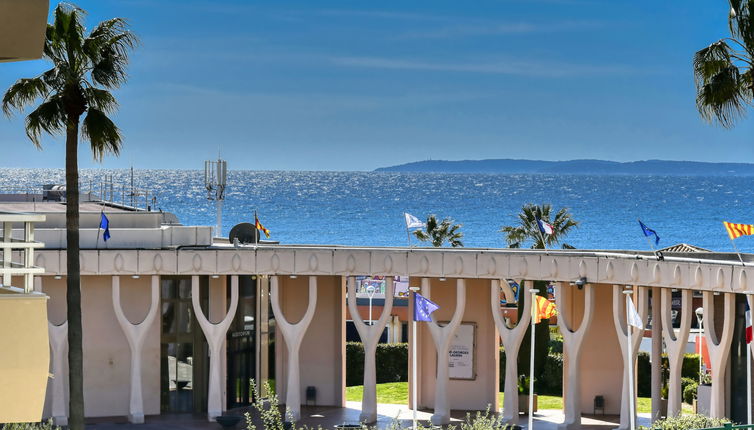 Foto 1 - Appartamento con 1 camera da letto a Saint-Raphaël con terrazza