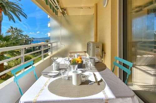 Photo 2 - 1 bedroom Apartment in Saint-Raphaël with terrace and sea view