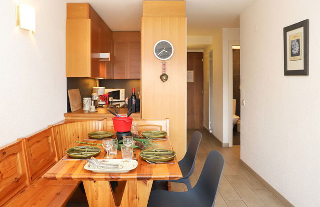 Apartamento de 2 quartos em Crans-Montana com piscina e terraço - Foto 6